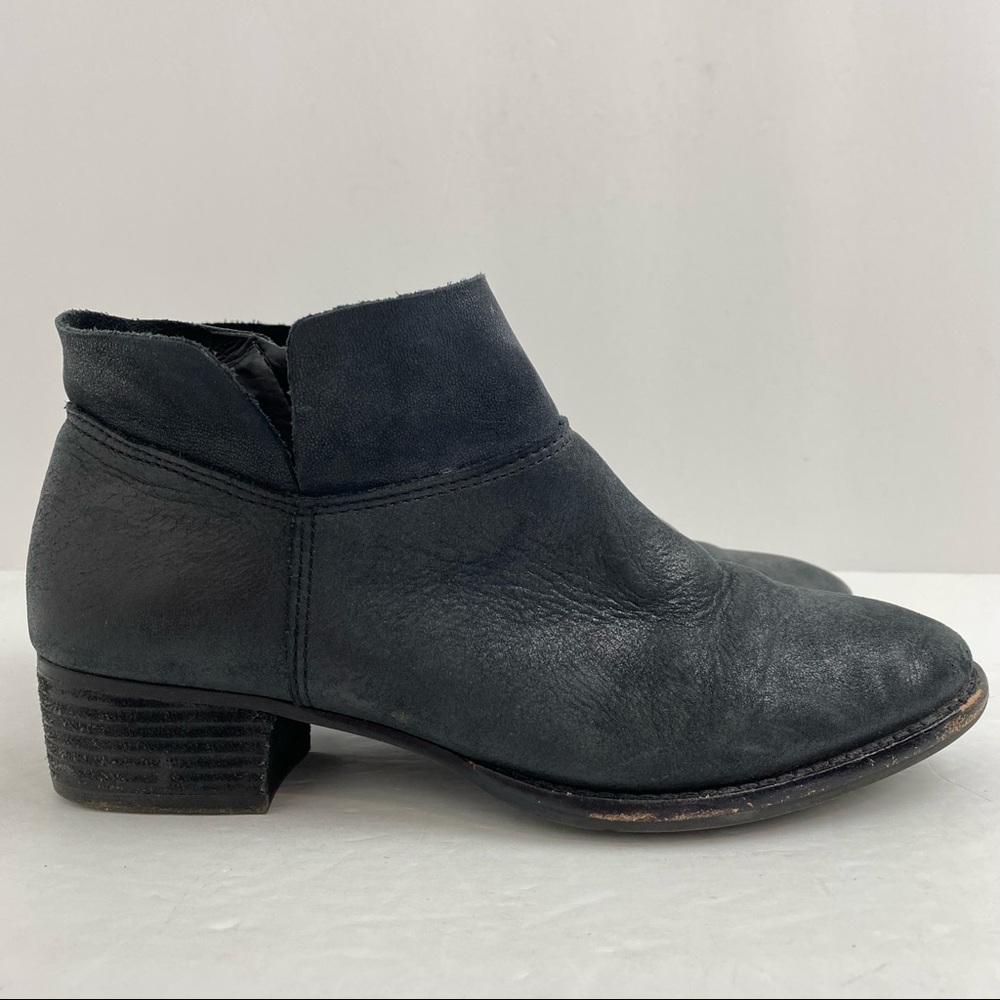 Gianni Bini size 6.5 Women’s Black Leather Ankle Boots
